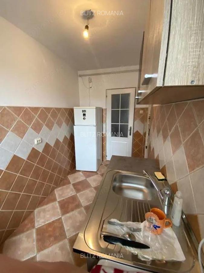 Apartament cu 2 camere, 50 mp, zona Decebal - 5