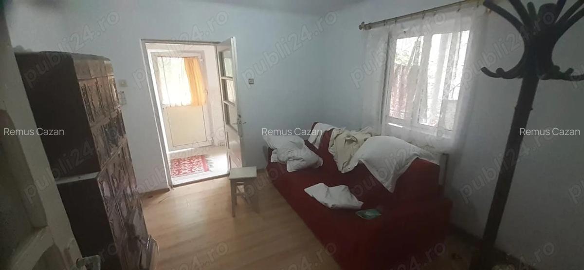 Casa centrala in Baicoi 166 mp locuin?a, 505 mp teren, vie ?i pomi fructiferi - 2