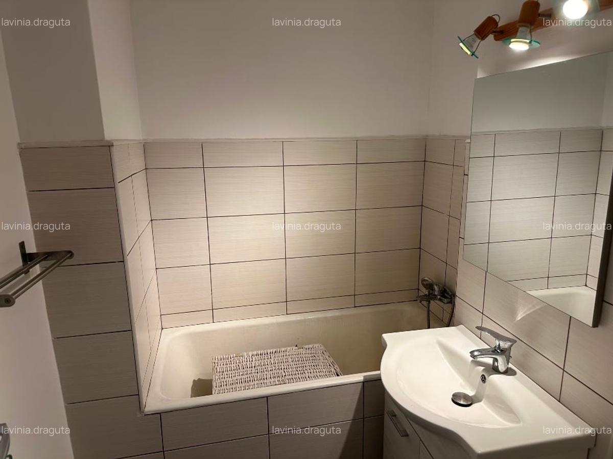 Închiriez apartament 3 camere, zona Medicina - 9