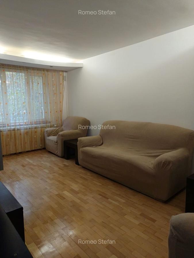 Inchiriere - Apartament 3 Camere - Teiul Doamnei - Plan Secund - 2