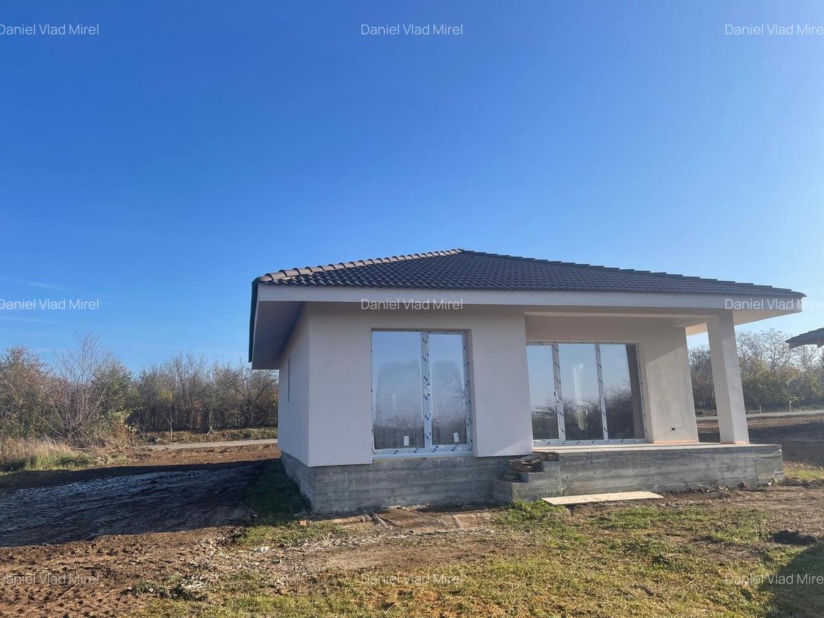 Casă individuală de vânzare – Petrovaselo (la cheie)-comision 0% - 13