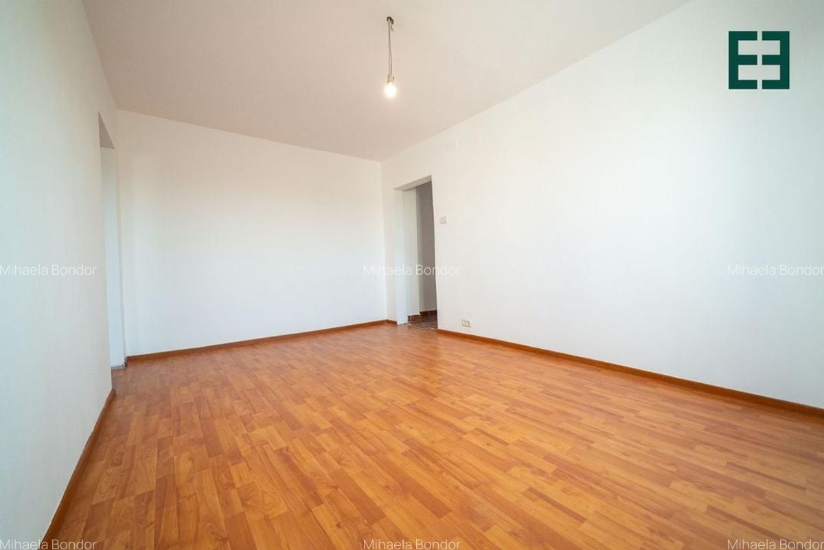 Apartament cu 3 camere etajul 4 Cartierul A. Vlaicu - Arad - 5