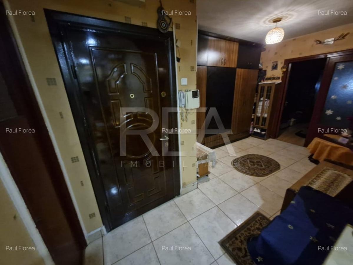 Apartament cu 4 camere - zona Auchan Vitan - 44