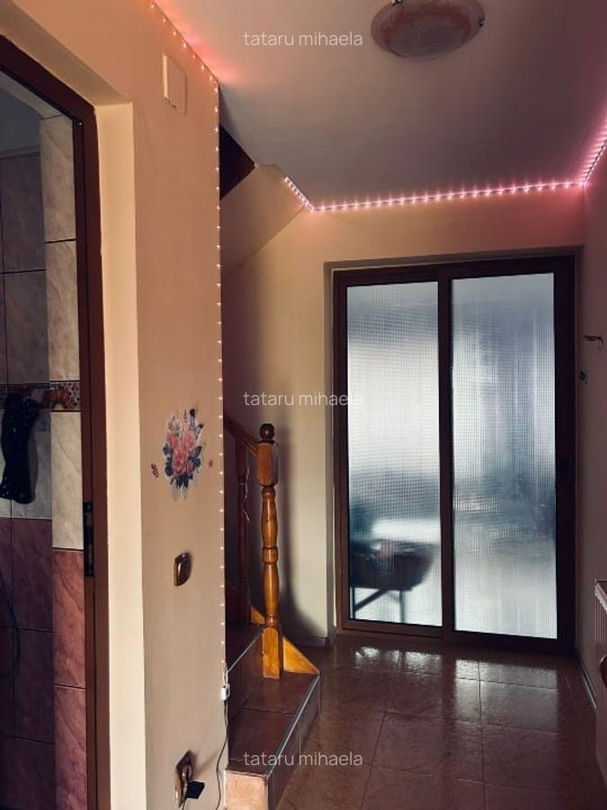 Proprietar vand casa P+M in Valu lui Traian - 9