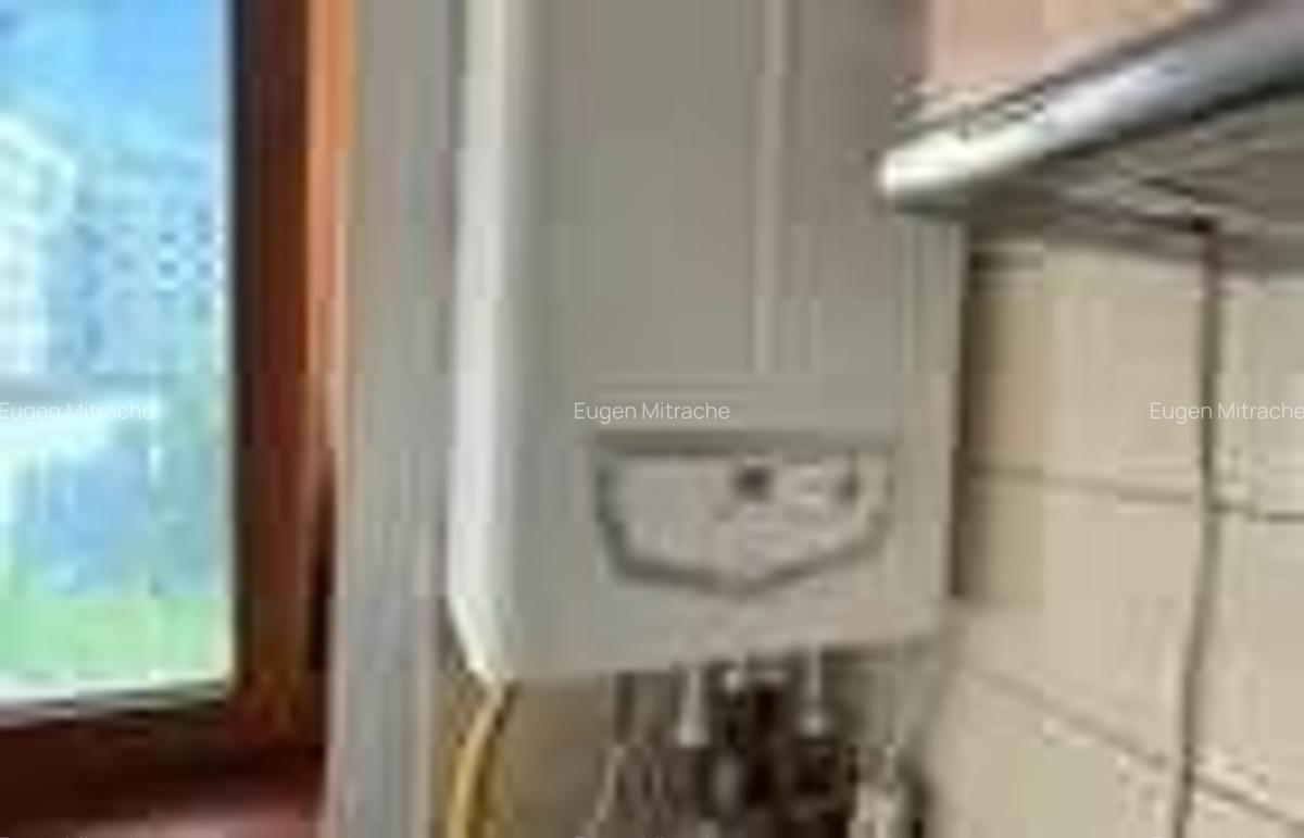 Apartament decomandat cu 3 camere, situat la etajul 5 din 5 - 4