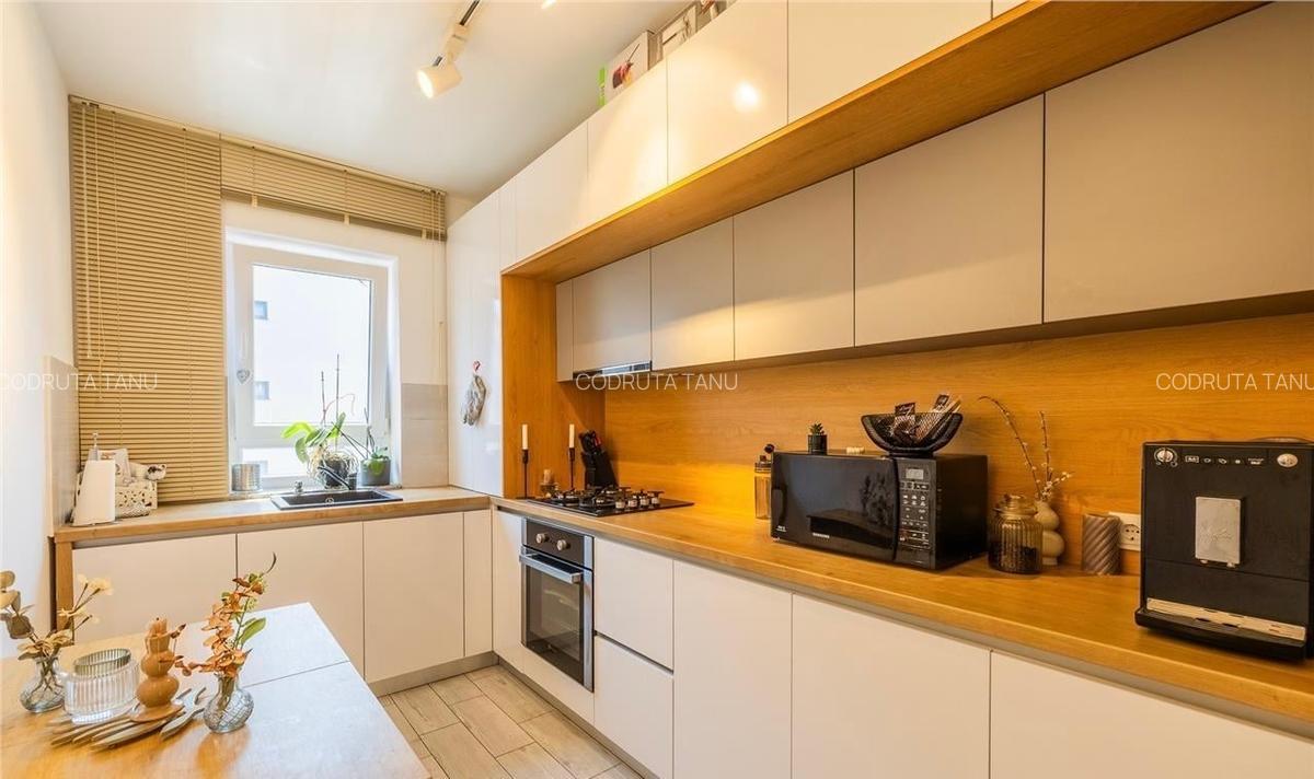 Apartament cu 3 Camere, 2 Băi, în Coresi – Mobilat Modern, Etaj Intermediar - 4