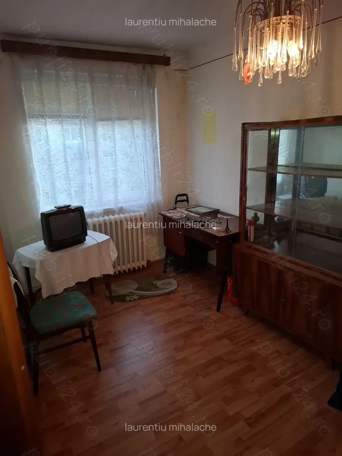 Vand apartament 3 camere, 3 3, ?arpanta, boxa, zona ultracentrala - 1