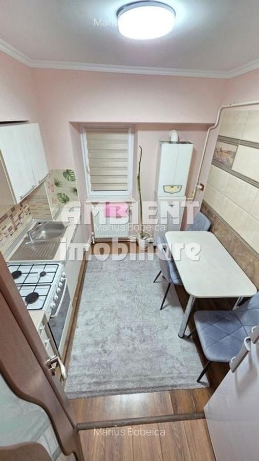 DE ÎNCHIRIAT - Apartament cu 2 camere, mobilat și utilat, zona CARTIER; - 4