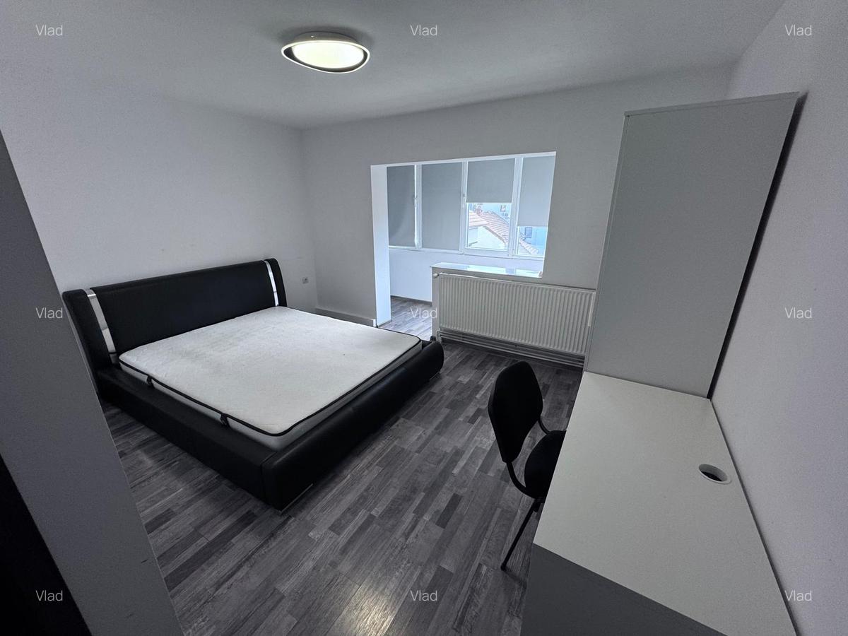 Apartament cu 4 camere in complexul studentesc - 1