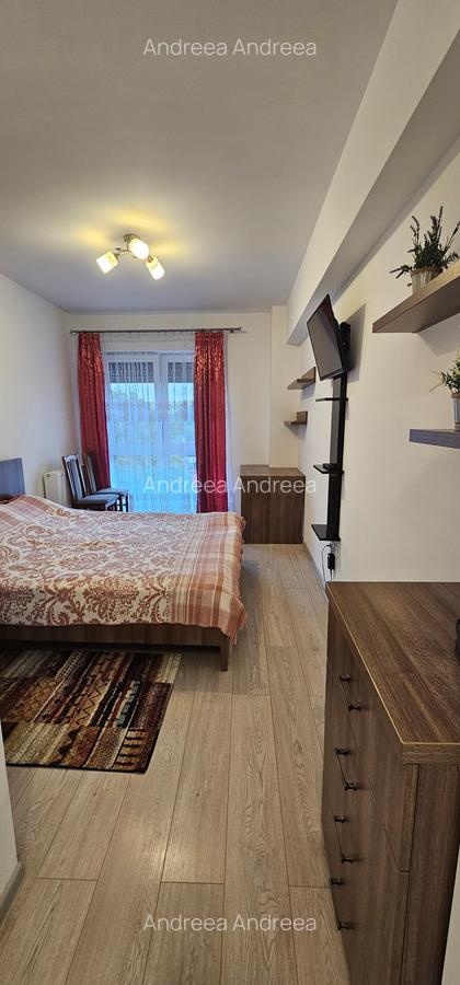 Apartament cu 3 camere de inchiriat zona Tractorul bloc nou - 8