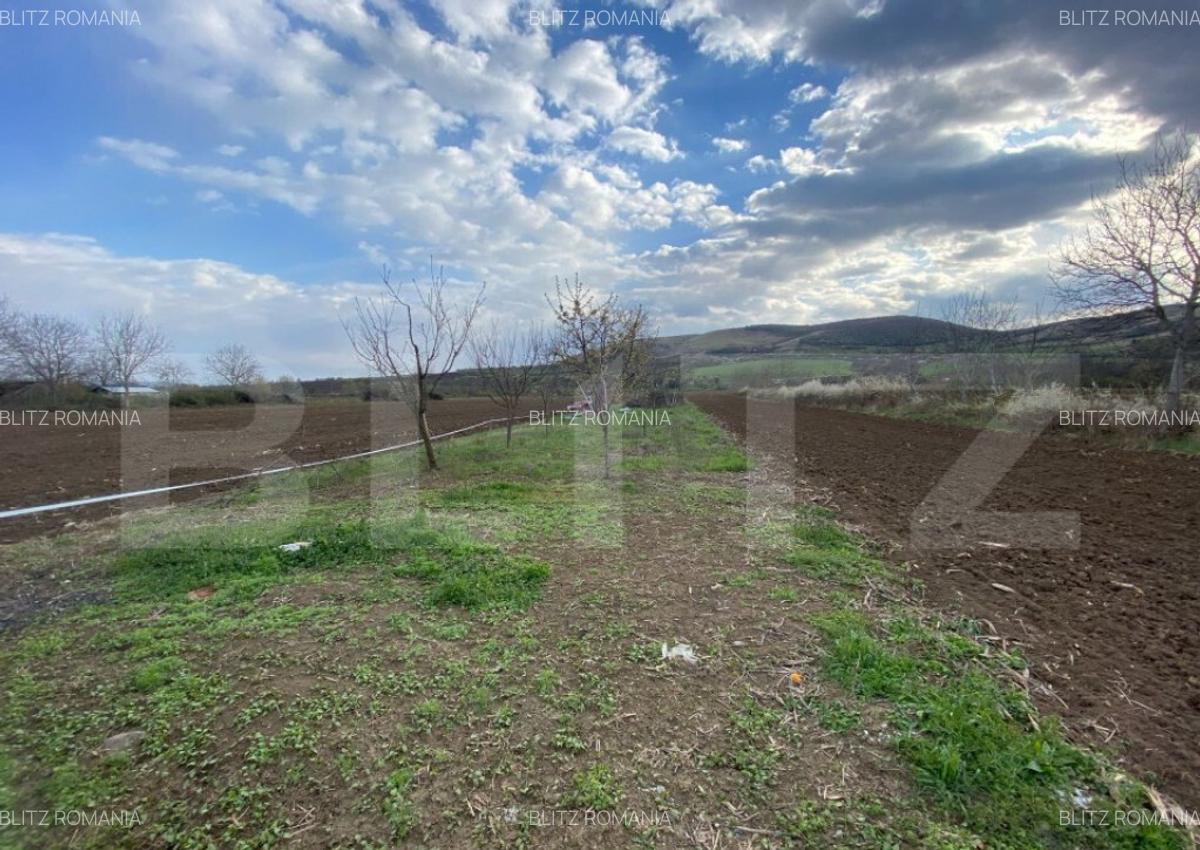 Casa de vanzare, cu 3 camere, 106 mp +2800 mp teren, zona B - 12