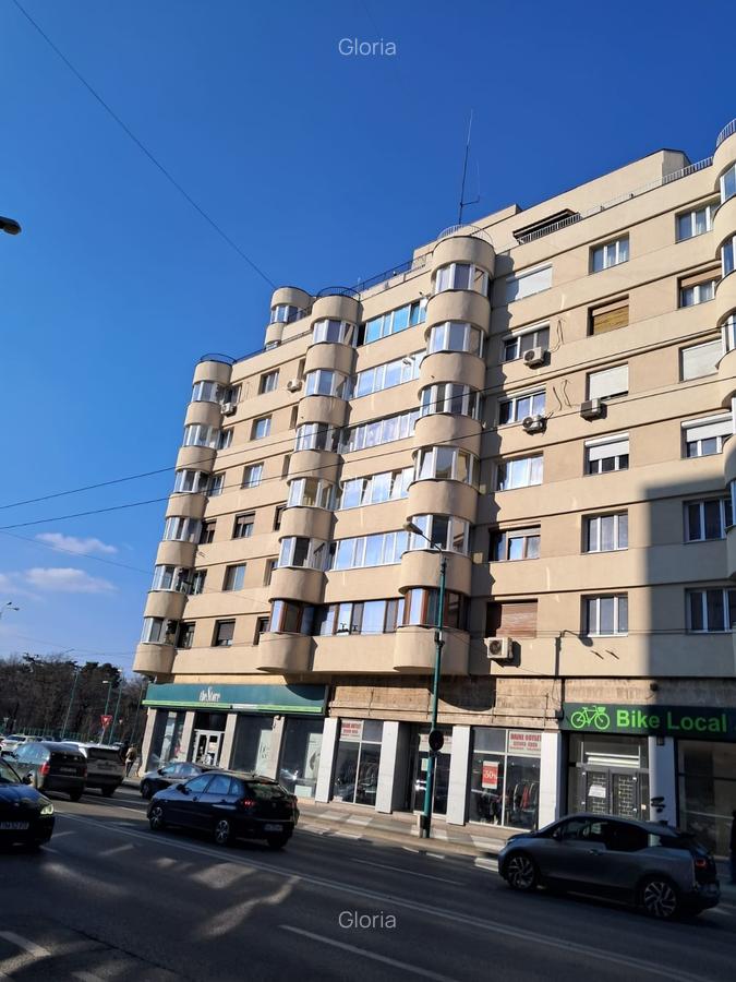 Apartament cu 3 camere decomandat, mobilat în P-ța Unirii - 28