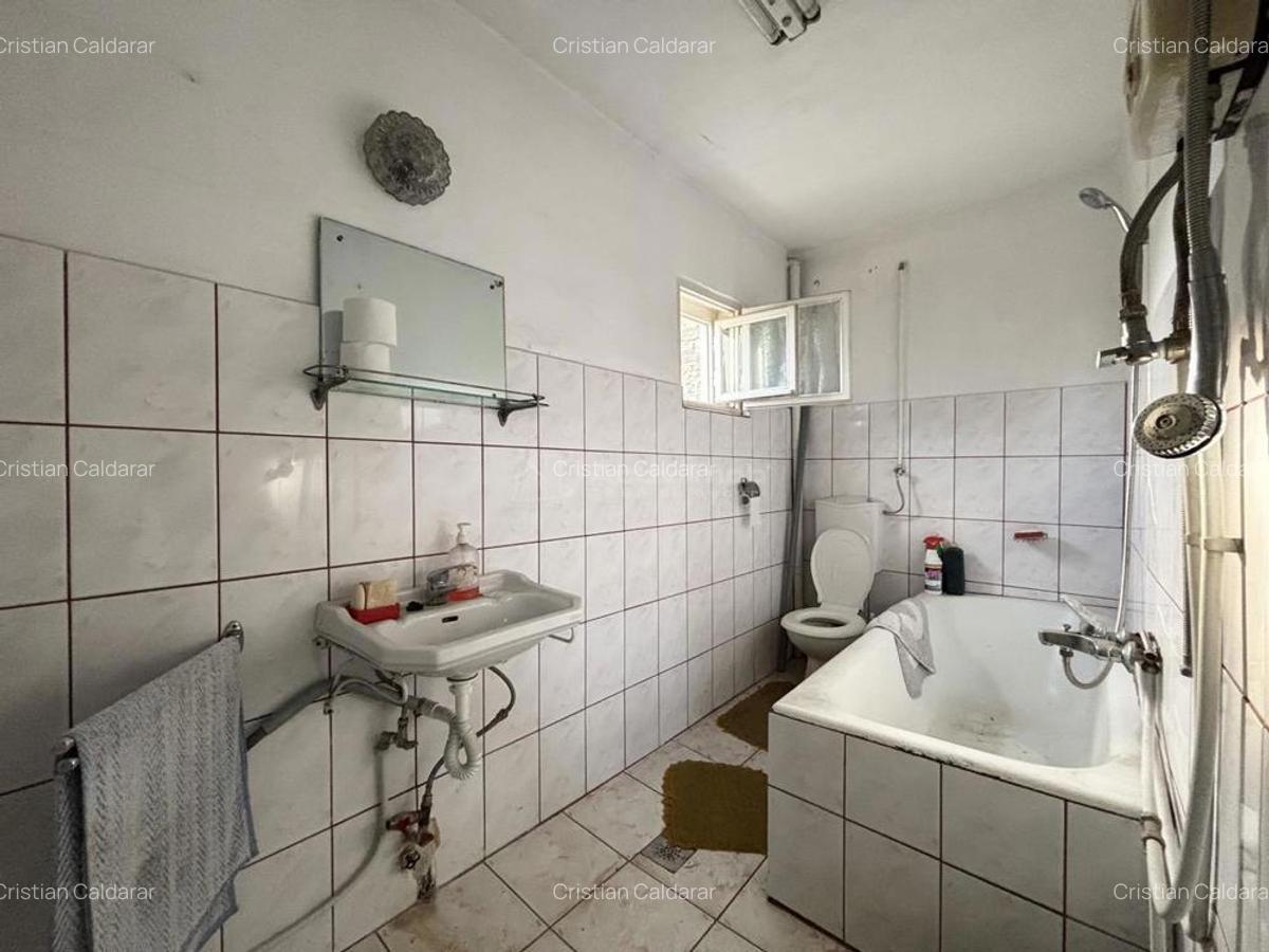 Casa singur in curte - intrare auto - 78 mp util - teren aferent 320 m mp - 4