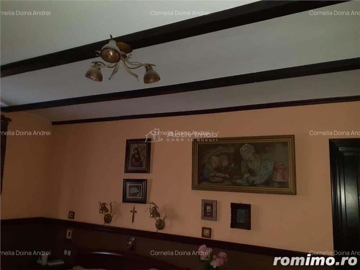 Casa eleganta, boiereasca,, compusa din 7 apartamente - 1