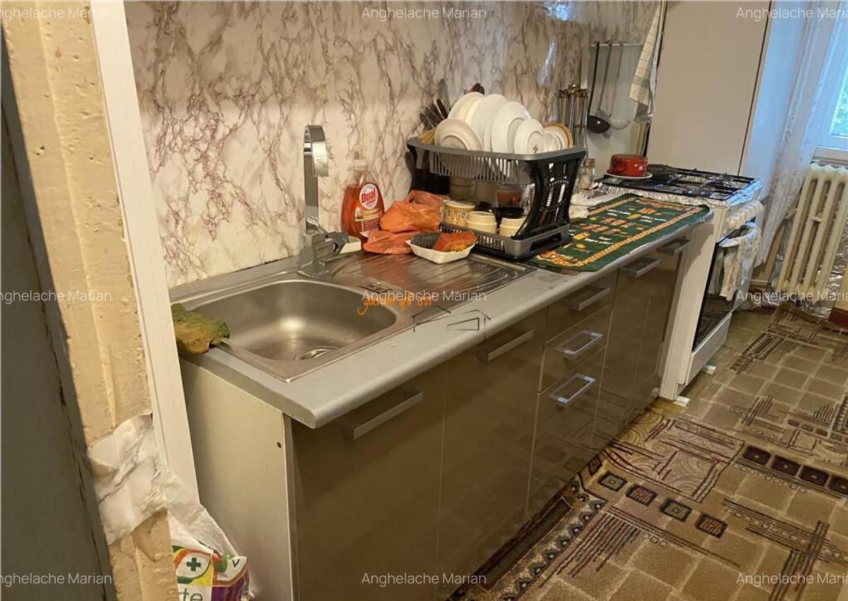 Apartament 2 camere , zona Cartier Sud, decomandat , 54 mp - 4