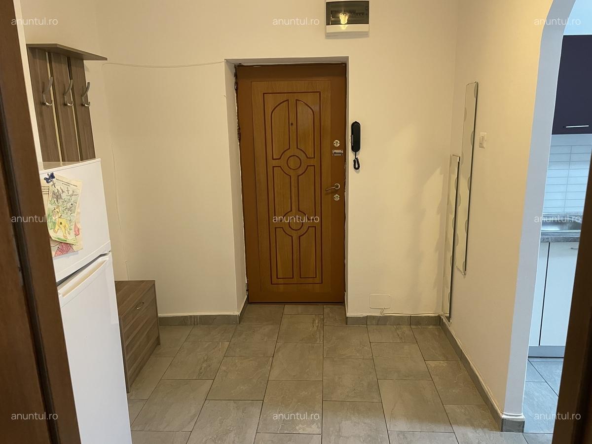 Calea 13 Septembrie intersectie cu Drumul Sarii, frizeria Abbate - 10