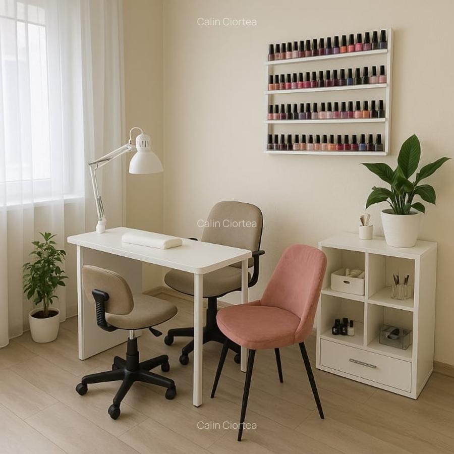 Spatiu disponibil pentru tehniciana de unghii - intr-un salon modern - 1