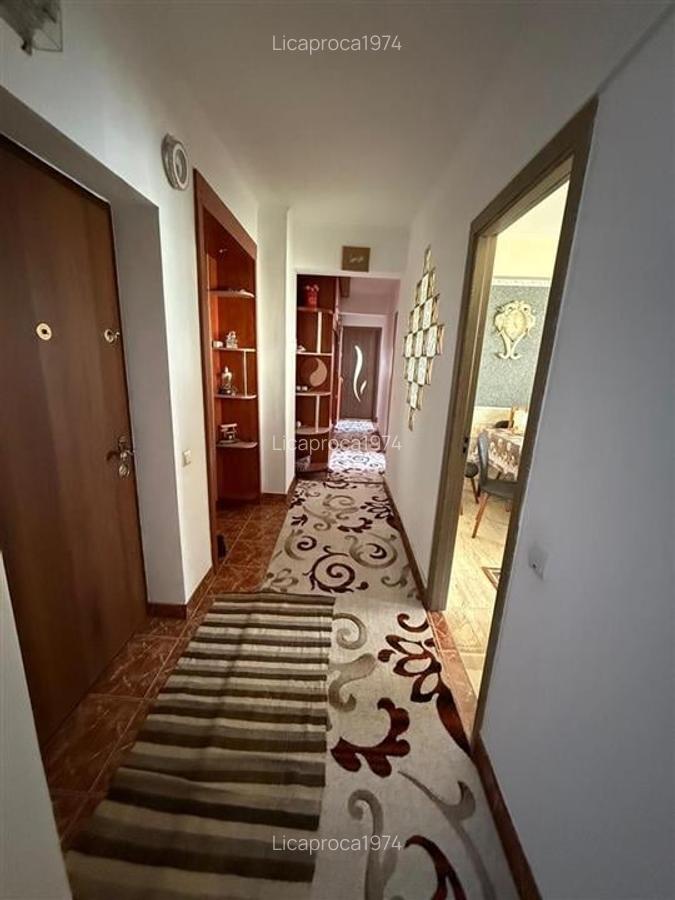 Ap 3 cam decomandat, mobilat Podu Ros,  Palas-Centru - 9