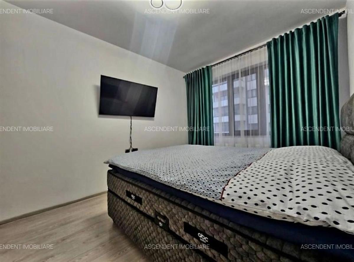 Apartament cu 3 camere decomandat în Tractorul - 5