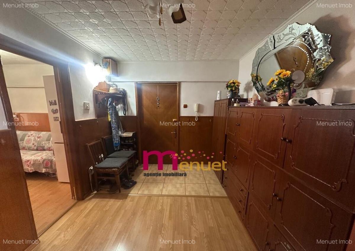 Apartament 2 camere,str.Victoriei,etaj 4+pod - 5