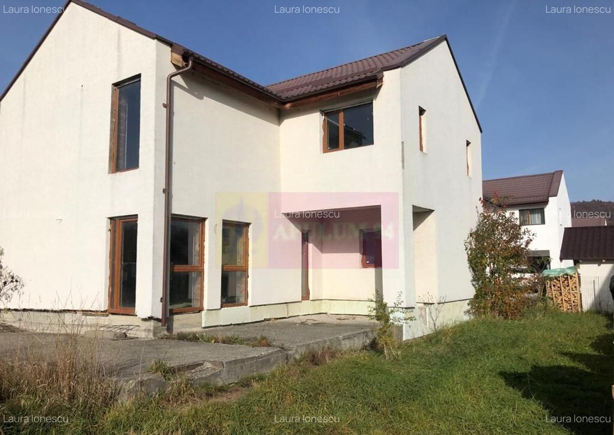 Vila la rosu Zarnesti- Mitropolit Metianu cu vedere super... - 2