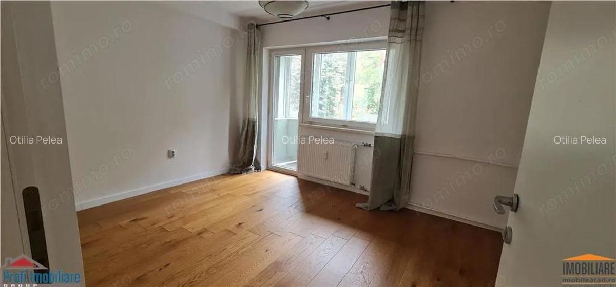 Apartament 2 camere et.1 pe B-dul Revolutiei, zona Banca ING Podgoria - 9