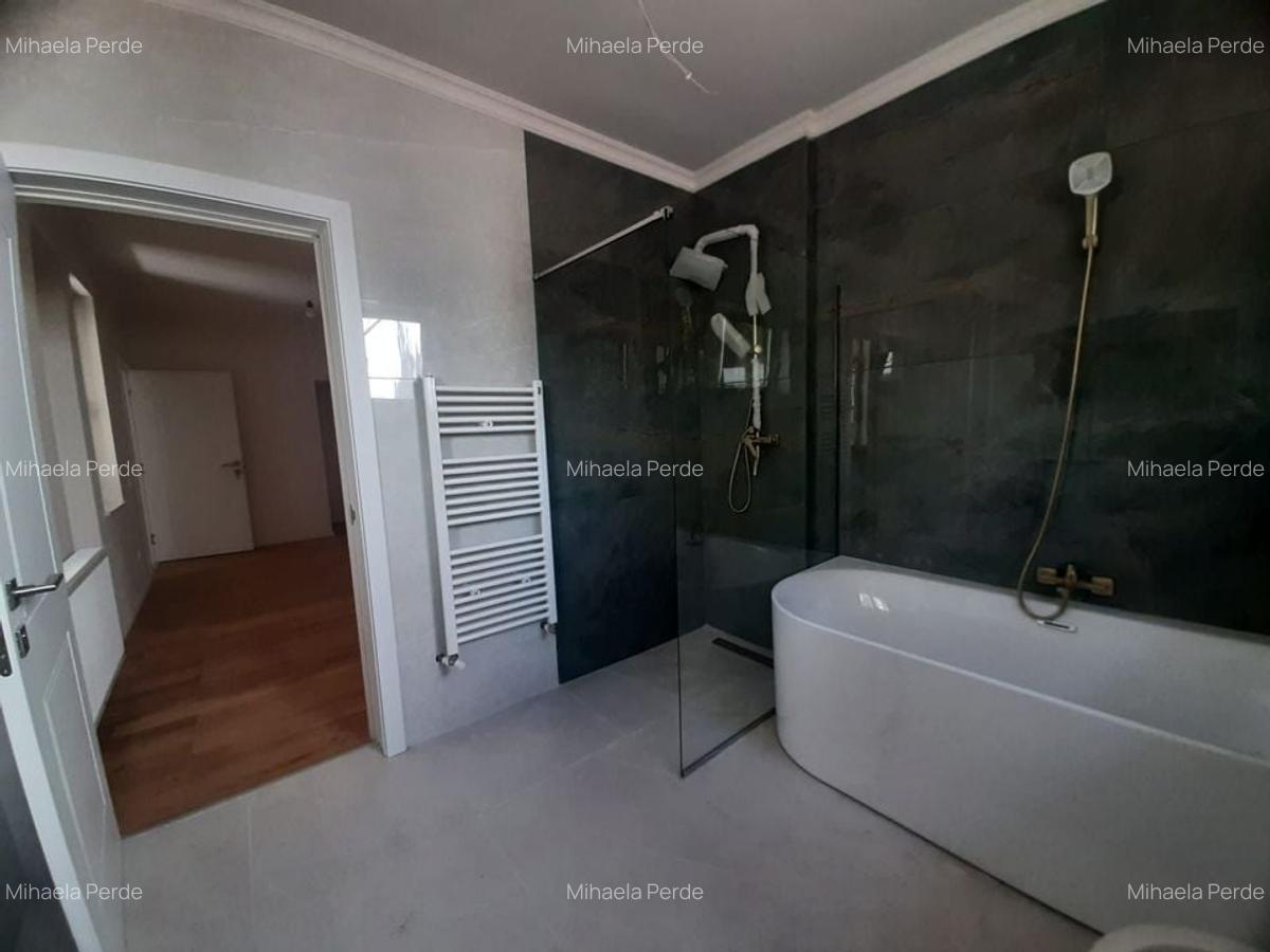 Casa de vanzare in Piata Abator - 12