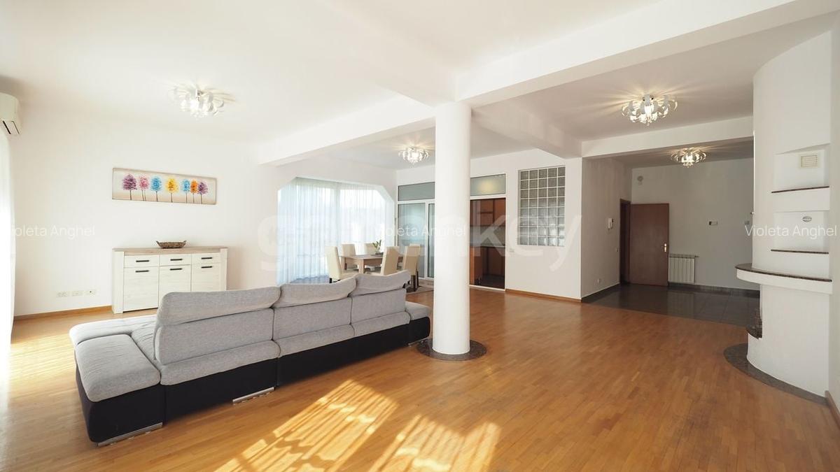 Vila cu 6-7 camere si gradina generoasa - 4 Vila cu 6-7 camere si gradina generoasa - 4