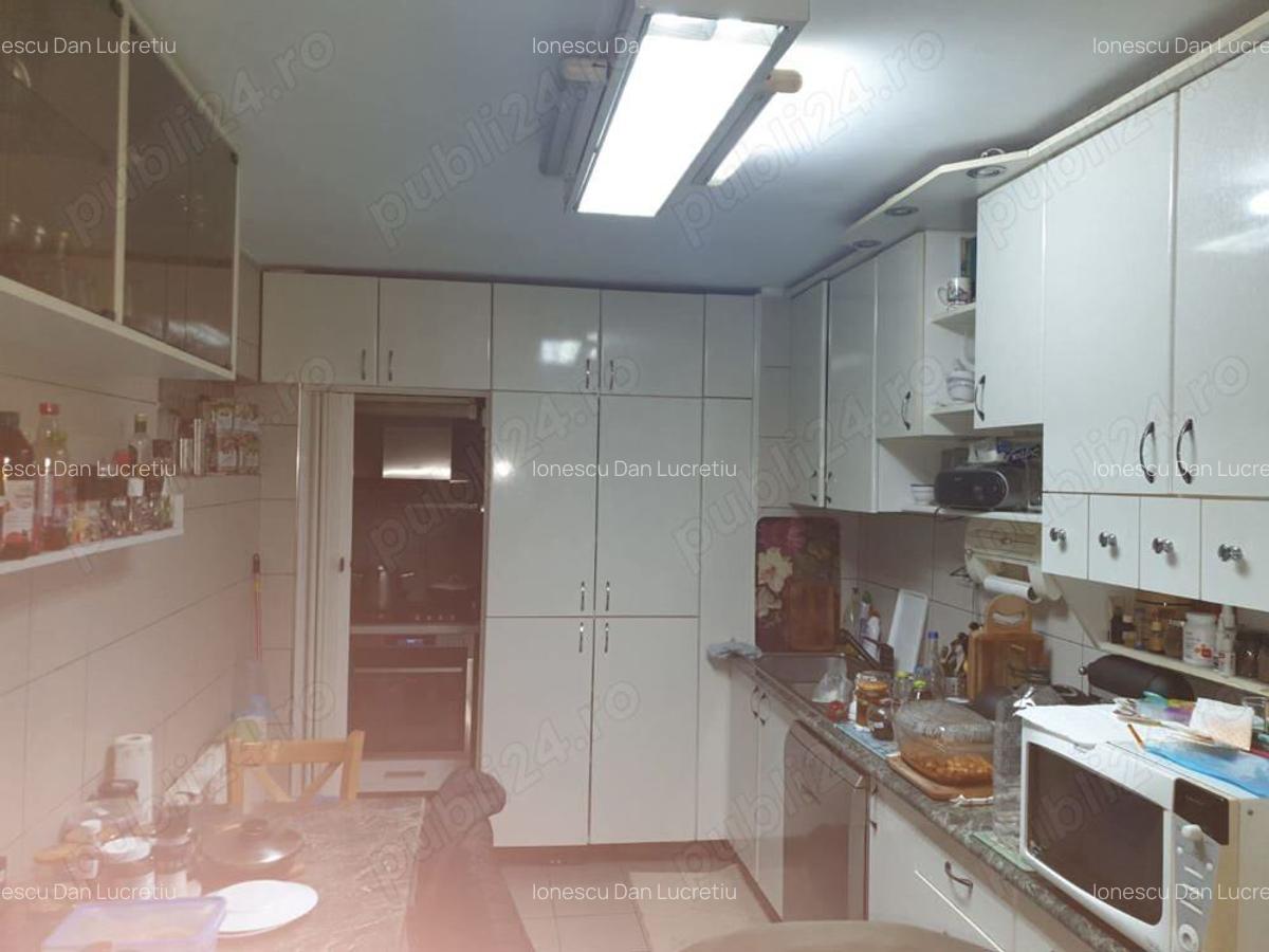 Apartament de vanzare - 4