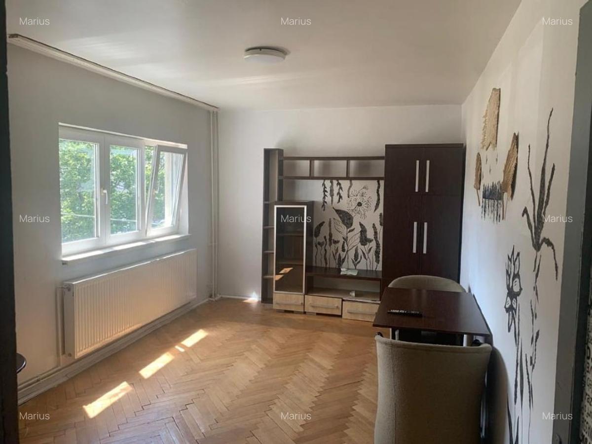 Apartament cu 2 camere decomandat cu boxa si centrala - 1