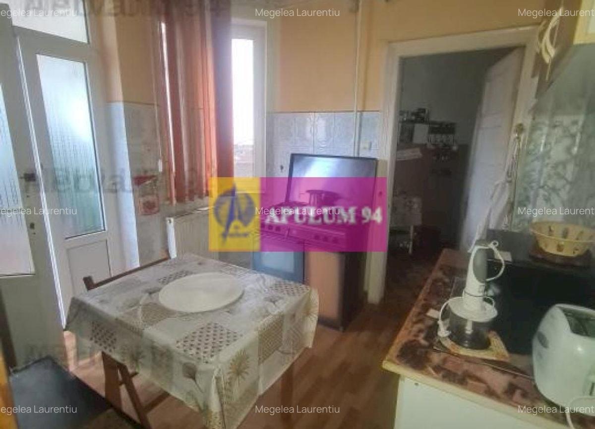 Apartament cu 3 camere de vânzare în Câmpina - 1