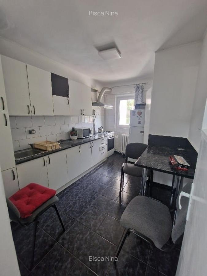 Închiriez apartament 3 camere decomandat, - 11
