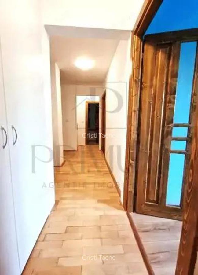 SOARELUI - ETAJ 1 - BLOC IZOLAT - 4 cam - 2 bai - 2 balcoane - centrala proprie - clima - 3