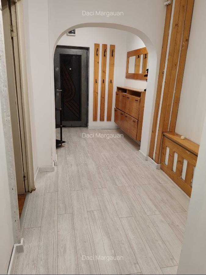 Apartament 3 camere de inchiriat - 1
