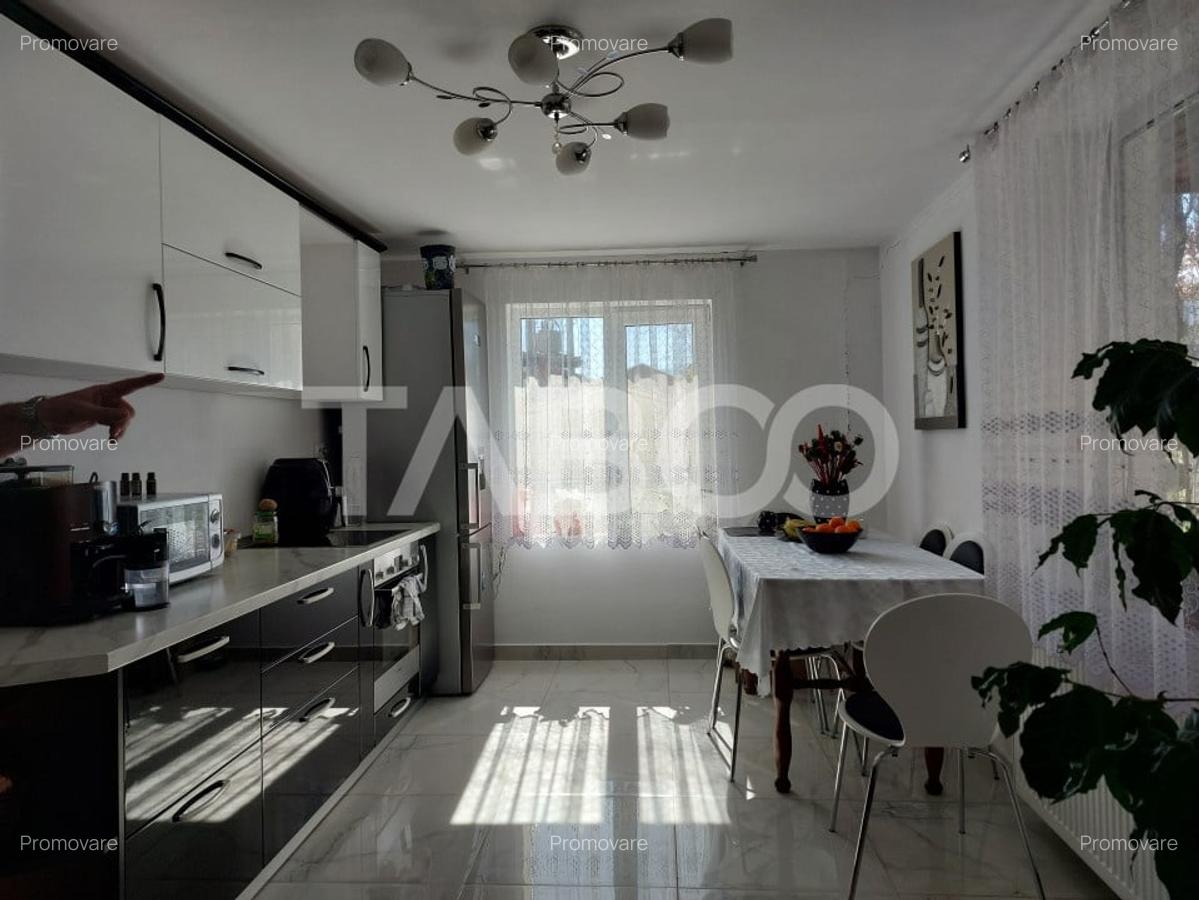 Casa individuala 4 dormitoare curte gradina zona retrasa in Cisnadie - 8