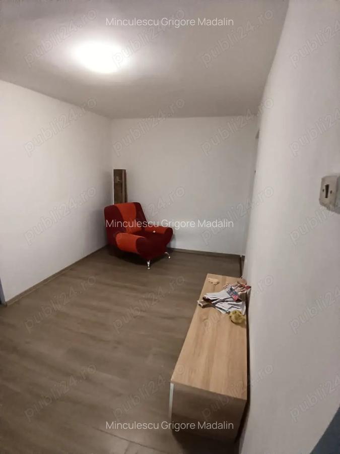 Persoana fizica vand apartament micro 14 - 3