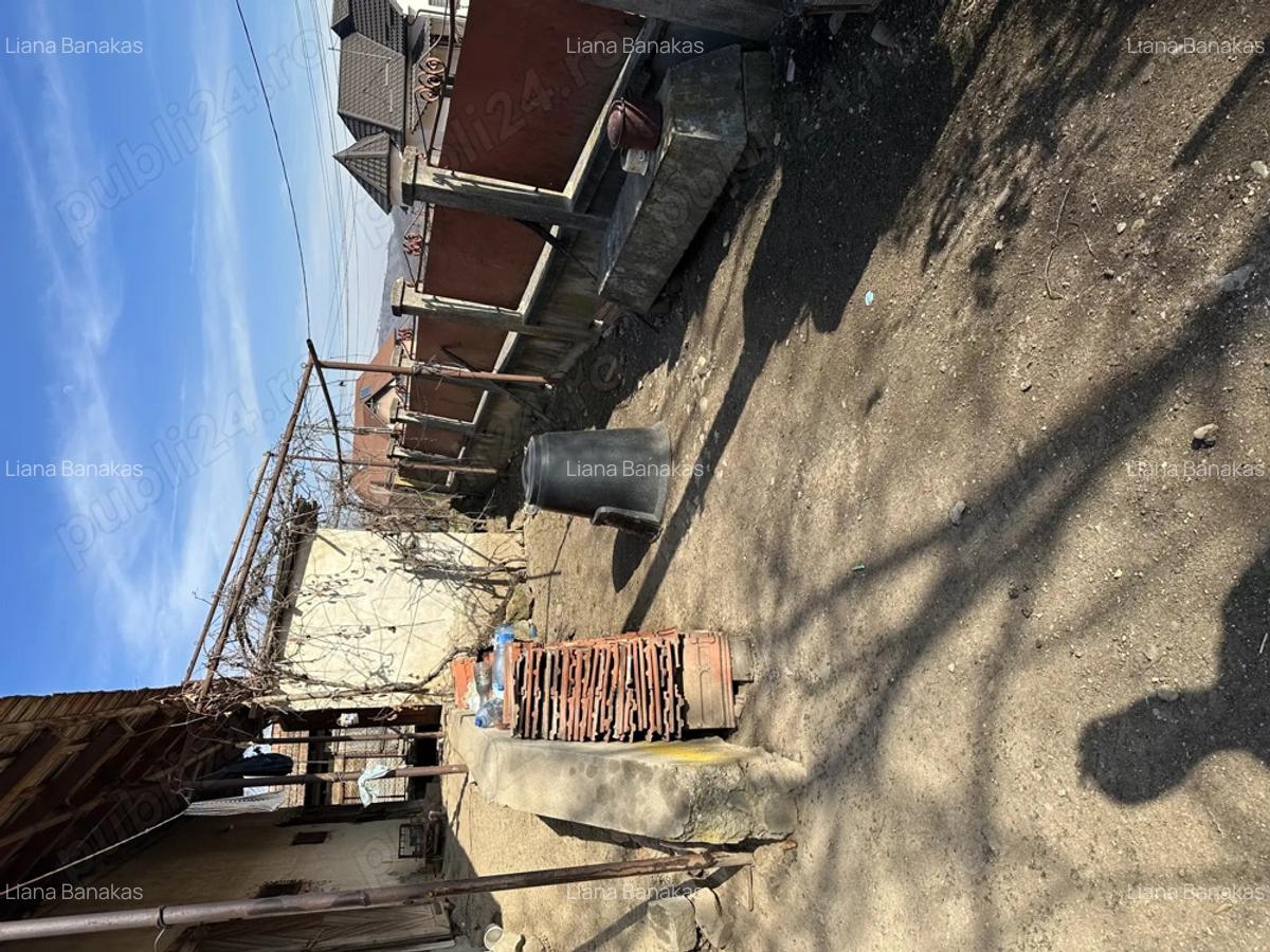 Vand casa taraneasca renovata partial cu 8000 mp gradina - 3