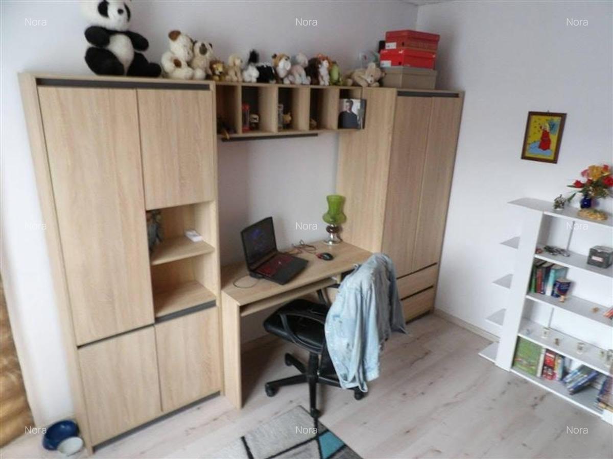 Inchiriere apartament 3 camere Terra in bloc mic - 4