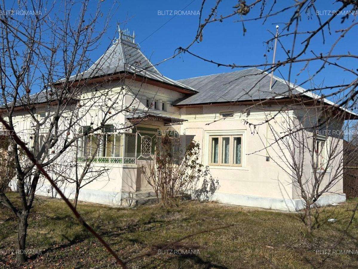 Casa Gaesti cu teren de 5000mp - 2