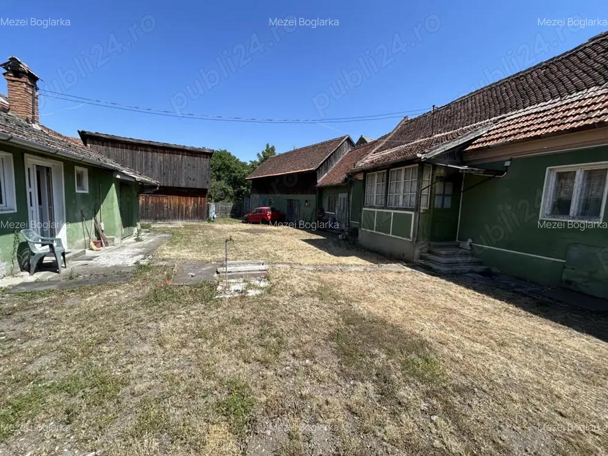 2 corpuri casa si teren generos la 15 minute de Brasov ( Purcareni) - 4