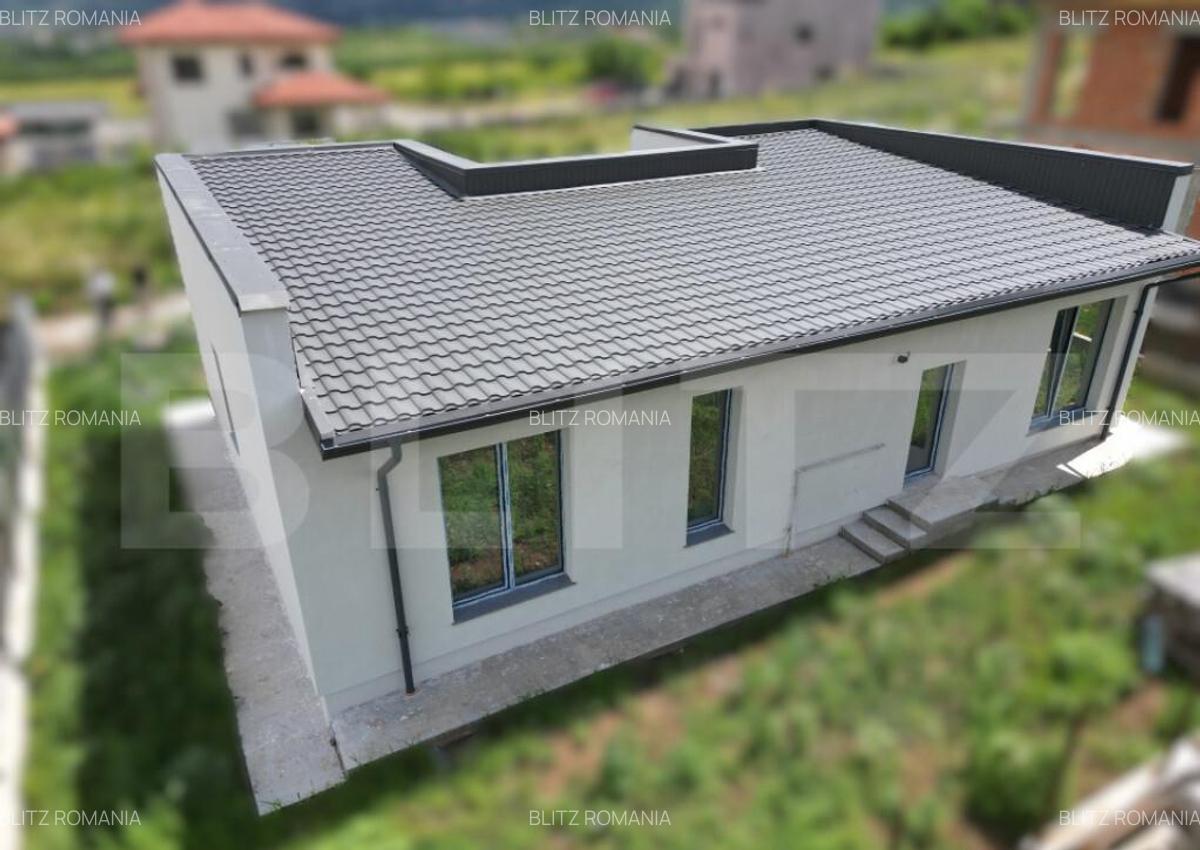 Casa deosebita plan parter cu 4 camere in Visani - 13