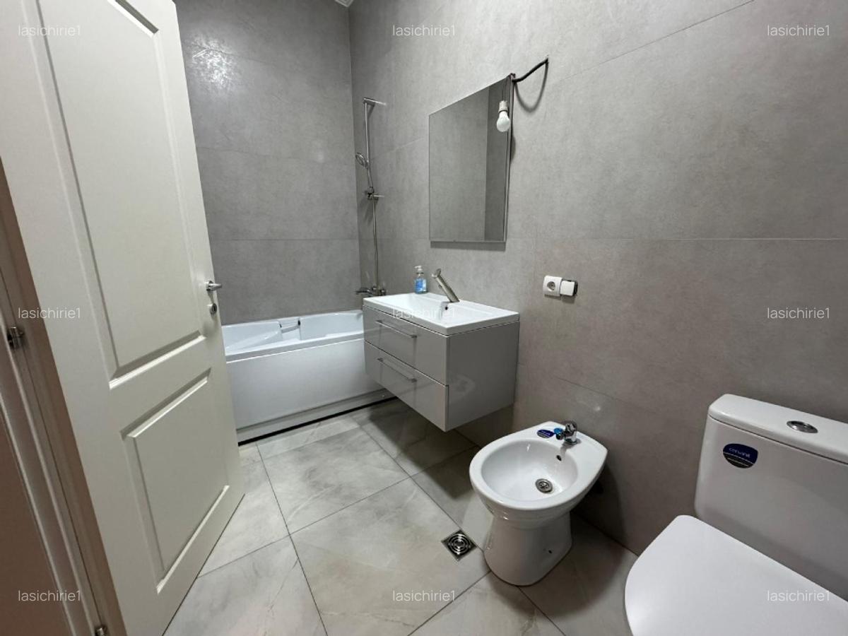 Apartament cu 4 camere Pacurari - 4