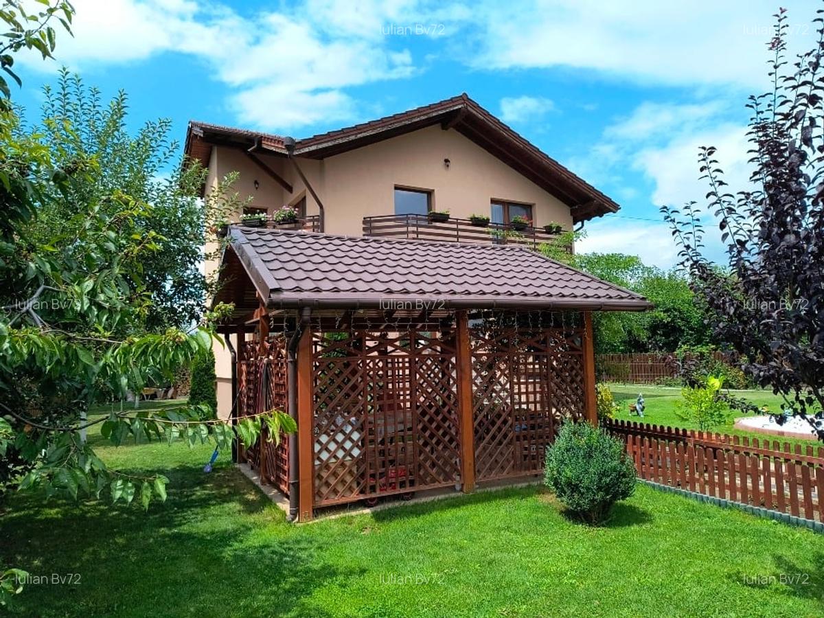 Brasov Casa de vanzare D+P+M teren 808 mp - 2