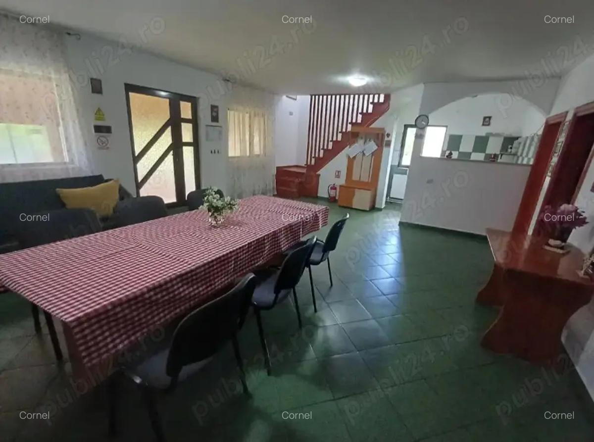 Casa de vanzare 6 camere - 3