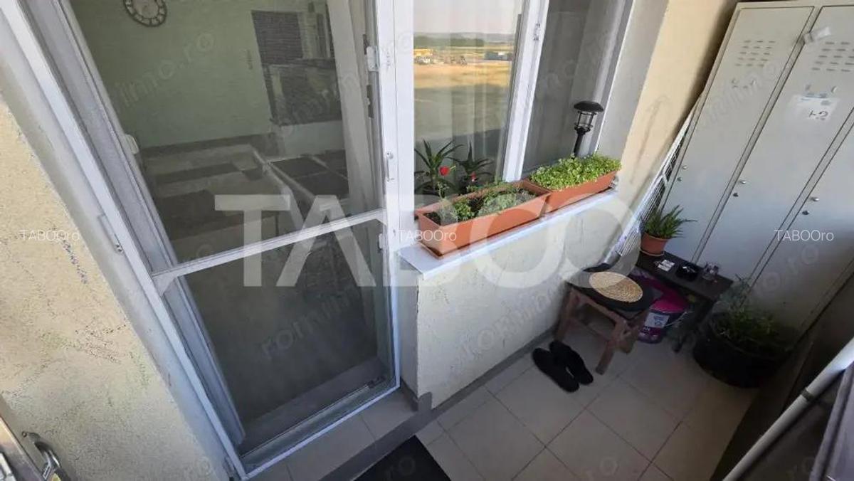 Apartament de vanzare etaj intermediar 3 camere Calea Surii Mici - 5 Apartament de vanzare etaj intermediar 3 camere Calea Surii Mici - 5