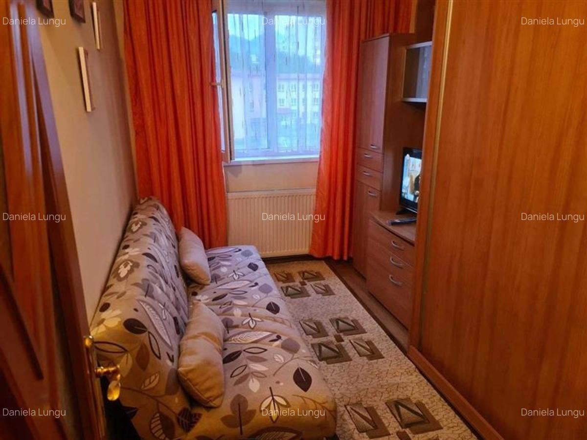Apartament cu 3 camere, decomandat, mobilat și utilat, Astra, Brasov - 3 Apartament cu 3 camere, decomandat, mobilat și utilat, Astra, Brasov - 3