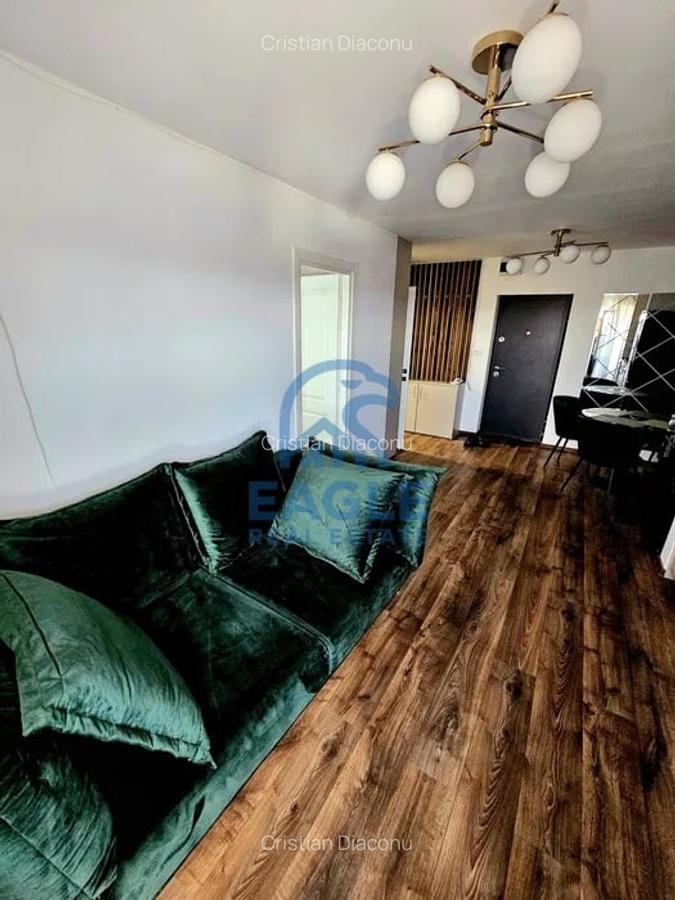 Ultracentral - Studio renovat de lux cu balcon cu vedere spre port - 1