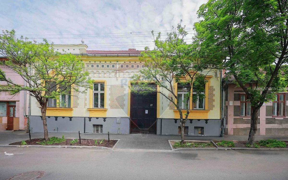Casa de Vanzare cu 4 camere, Ultracentral - Cuza Voda - 2