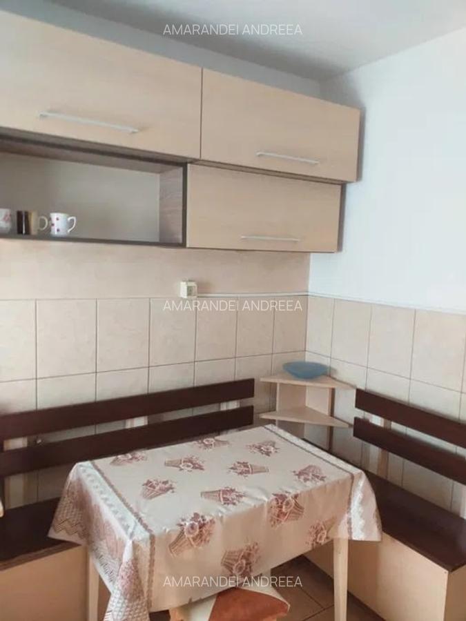 Apartament cu 2 camere, etajul  3/4 zona  Podu Ros - 6