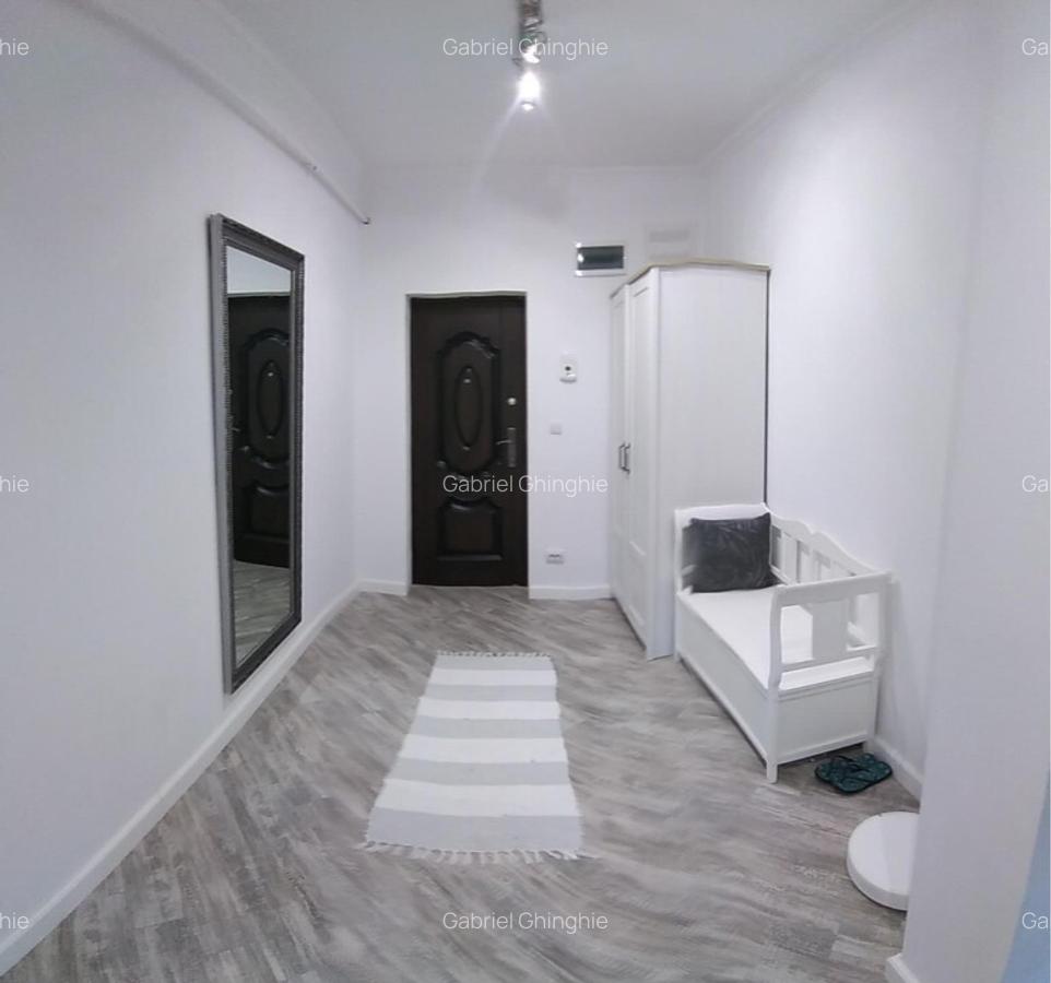 Inchiriez apartament 2 camere Giroc centru complet mobilat/ utilat - 1